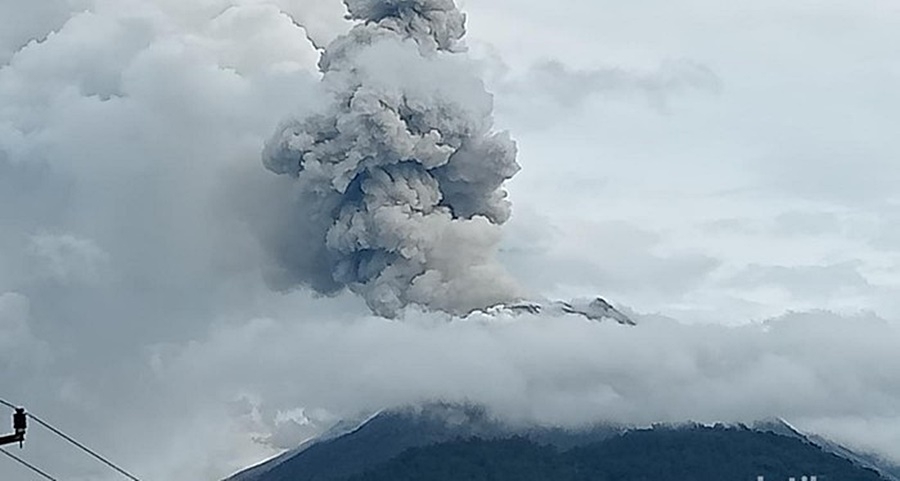 Núi lửa Indonesia phun trào, ít nhất 9 người thiệt mạng